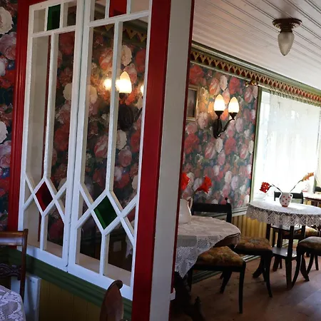 منزل ريفي Puhkemaja Leesi