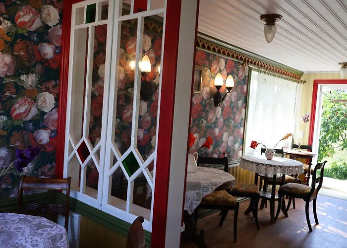 컨트리하우스 Puhkemaja Leesi